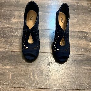 Cato's Navy Blue Laser Cut Peep Toe Heels‎ SZ 9W